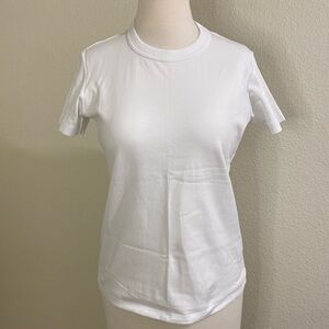 Uniqlo White crew neck shortsleeve classic